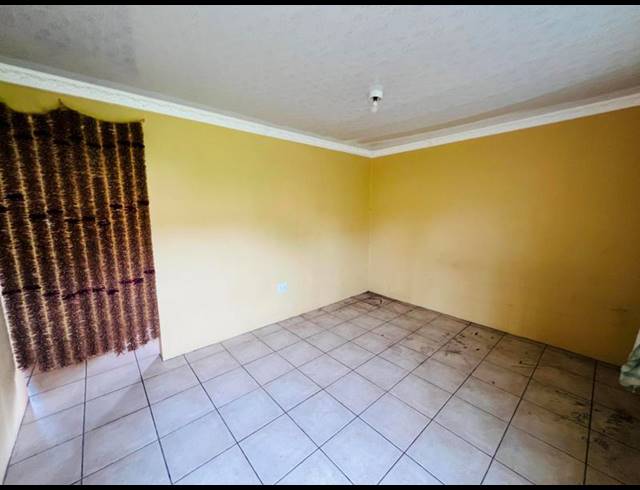 2 BEDROOM HOUSE FOR SALE IN UMLAZI U
